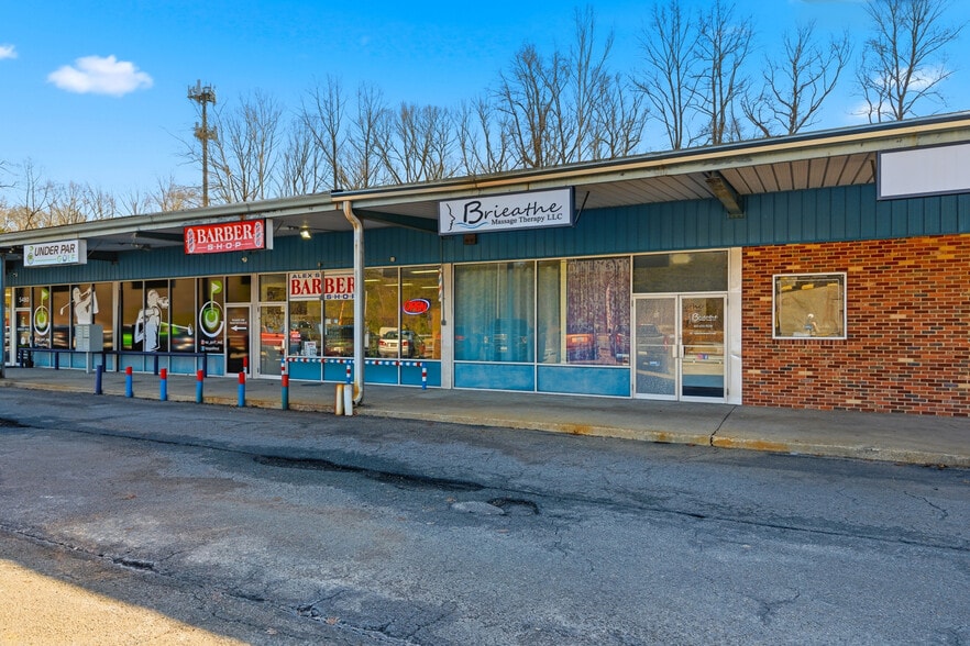More Photos Of 5472-5486 Southern Maryland Blvd, Lothian Storefront For Sale