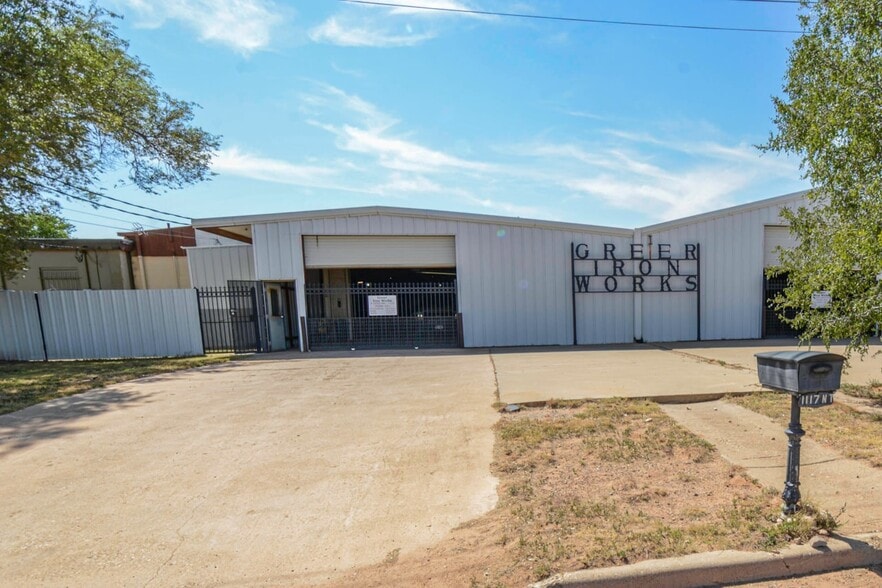 Primary Photo Of 1117 N Avenue T, Lubbock Warehouse For Sale