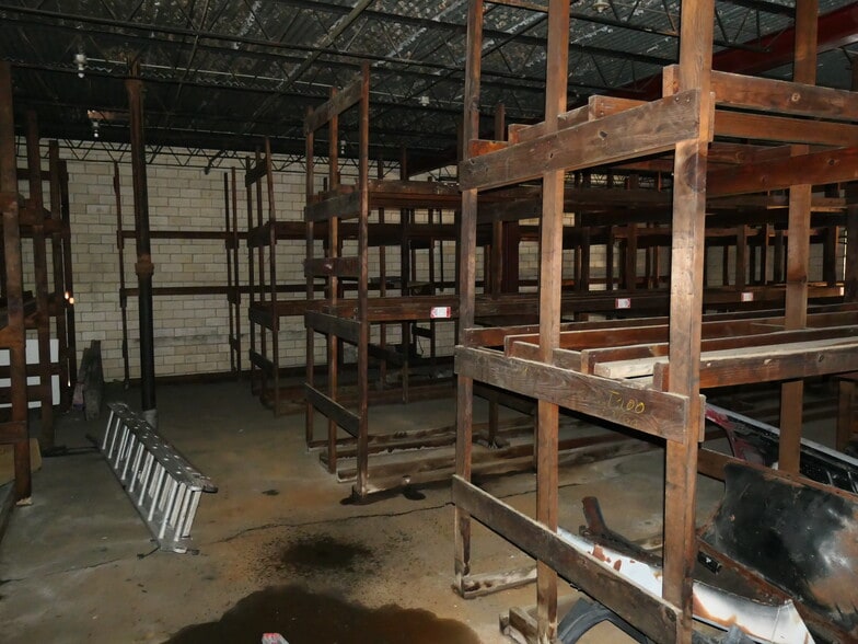 More Photos Of 401 W Southmore Ave, Pasadena Auto Repair For Sale