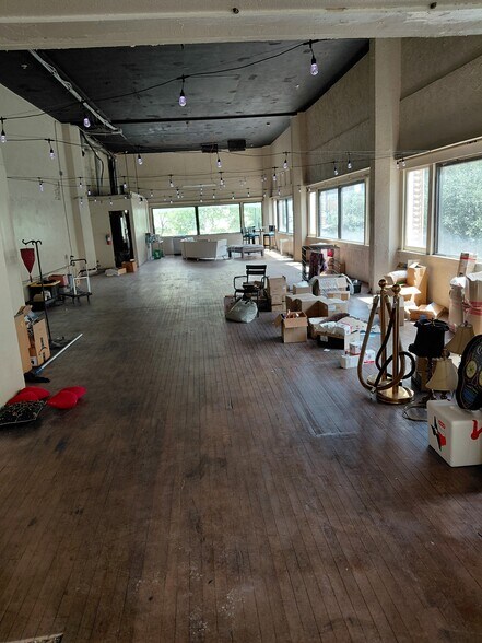 More Photos Of 420 E Houston St, San Antonio Storefront Retail Office For Lease