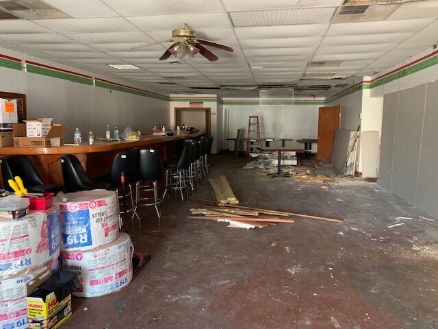 More Photos Of 2706 Samuell Blvd, Dallas Storefront For Lease