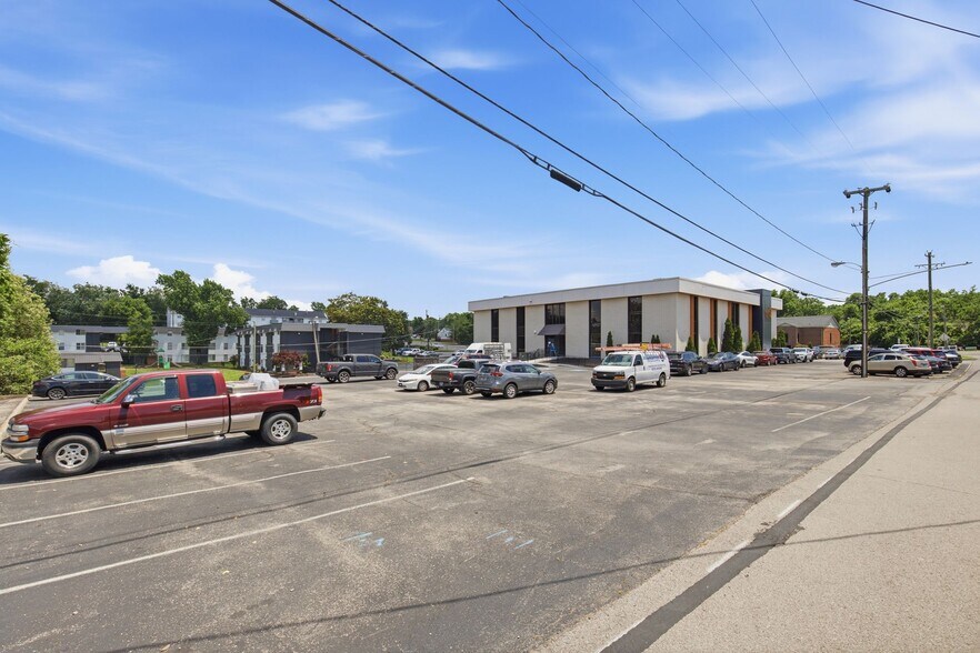 More Photos Of 176 Thompson Ln, Nashville Office Residential For Sale