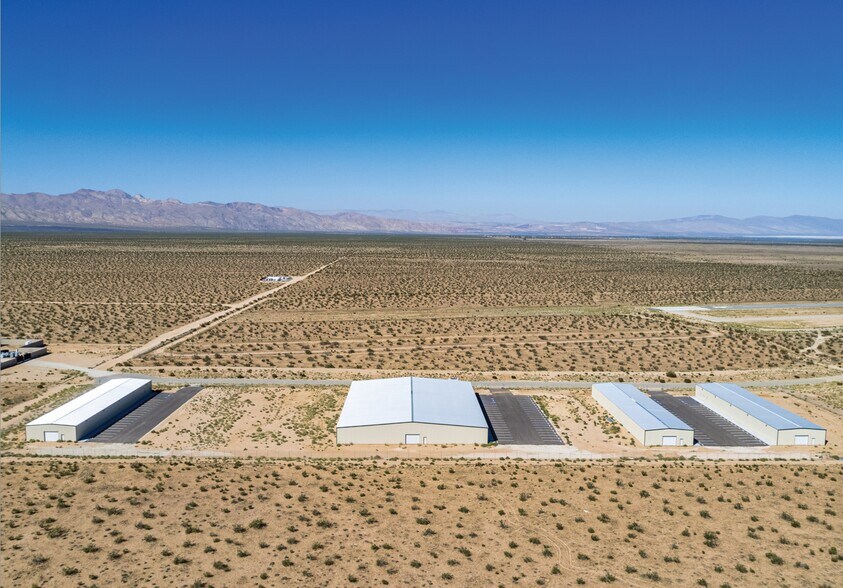 More Photos Of 5500 Lindbergh Blvd, California City Warehouse For Sale