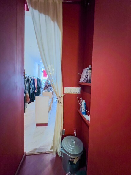 More Photos Of 98-100 Thompson St, New York Apartments For Lease