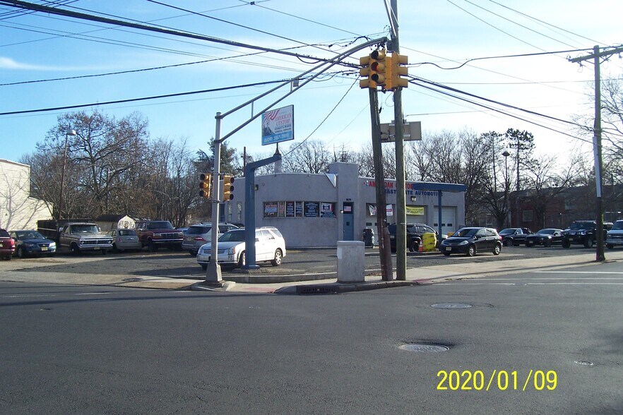 More Photos Of 1679 E State St, Hamilton Auto Repair For Sale