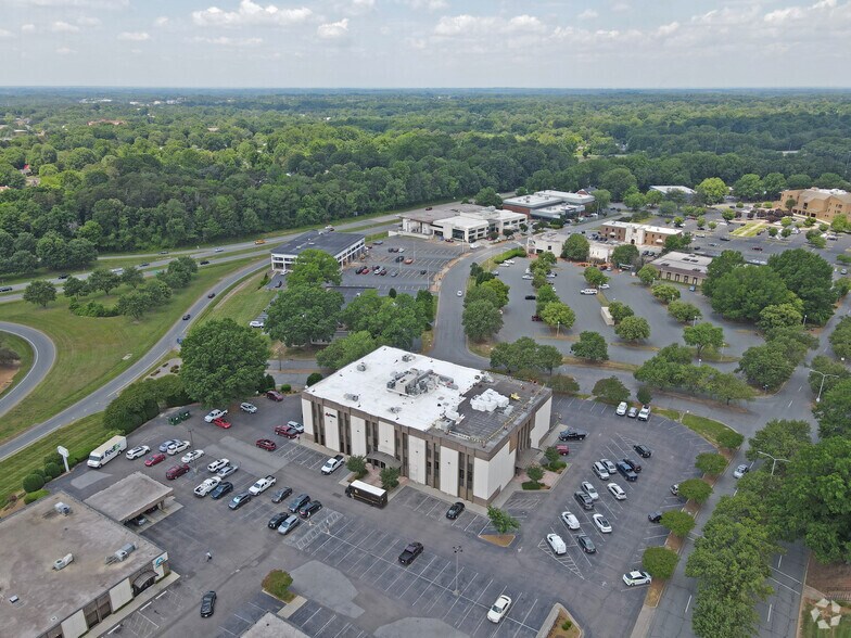 More Photos Of 1100 S Stratford Rd, Winston-Salem Unknown For Lease