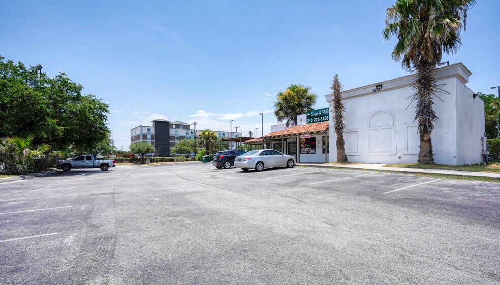 More Photos Of 1815 N New Braunfels Ave, San Antonio Restaurant For Lease