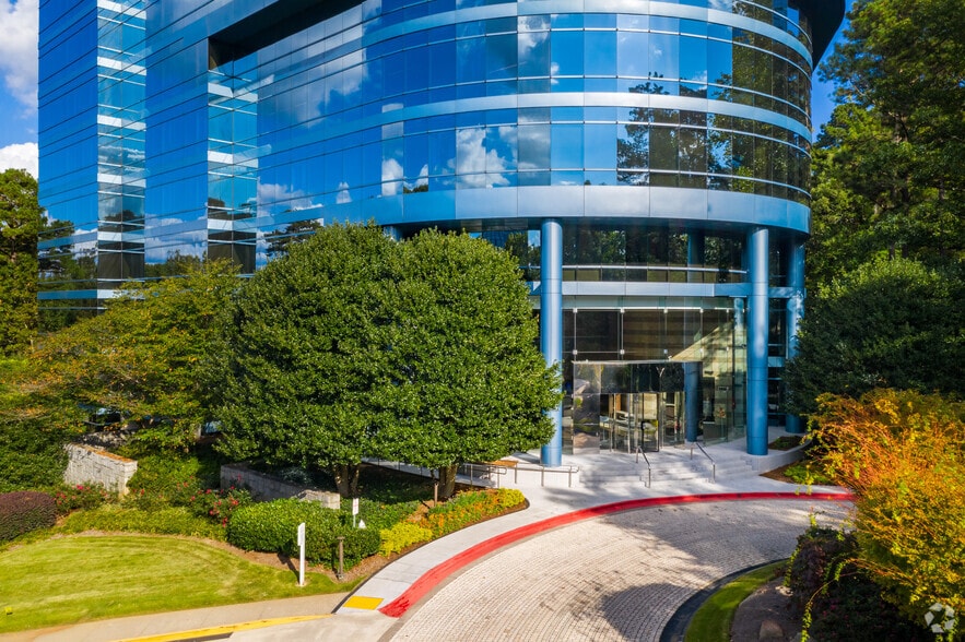 More Photos Of 2500 Windy Ridge Pky SE, Atlanta Office For Lease