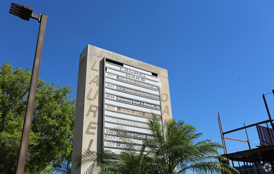 More Photos Of 5023 W Laurel St, Tampa Office For Sale