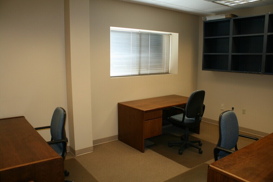 More Photos Of 7761 S Peoria St, Englewood Airplane Hangar For Lease