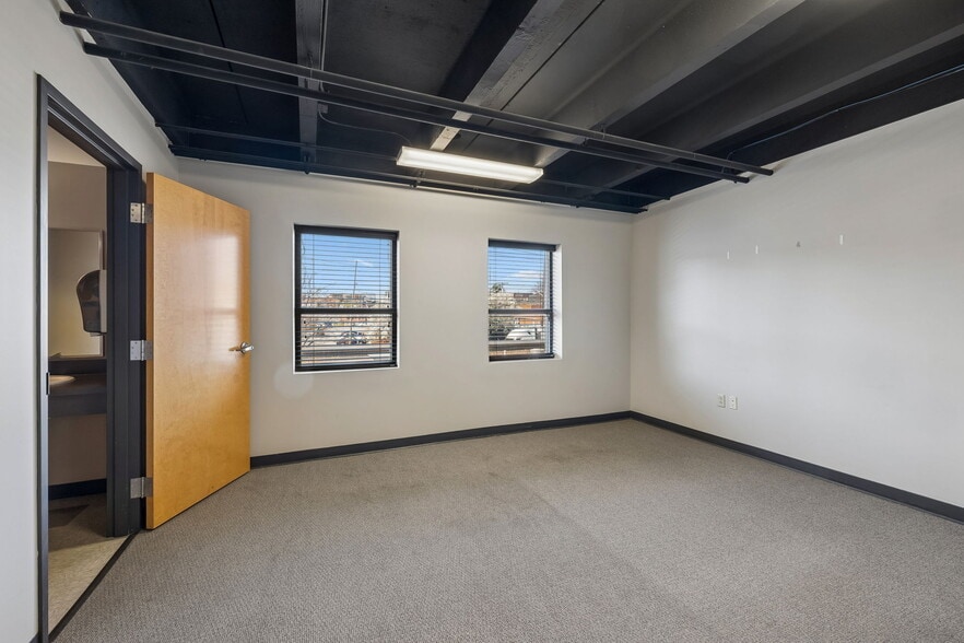 More Photos Of 1718 Charlotte Ave, Nashville Medical For Lease