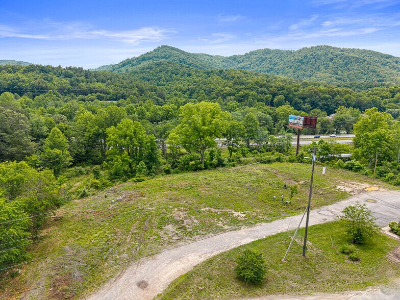 More Photos Of 14 Mimidis Ln, Swannanoa Office For Sale