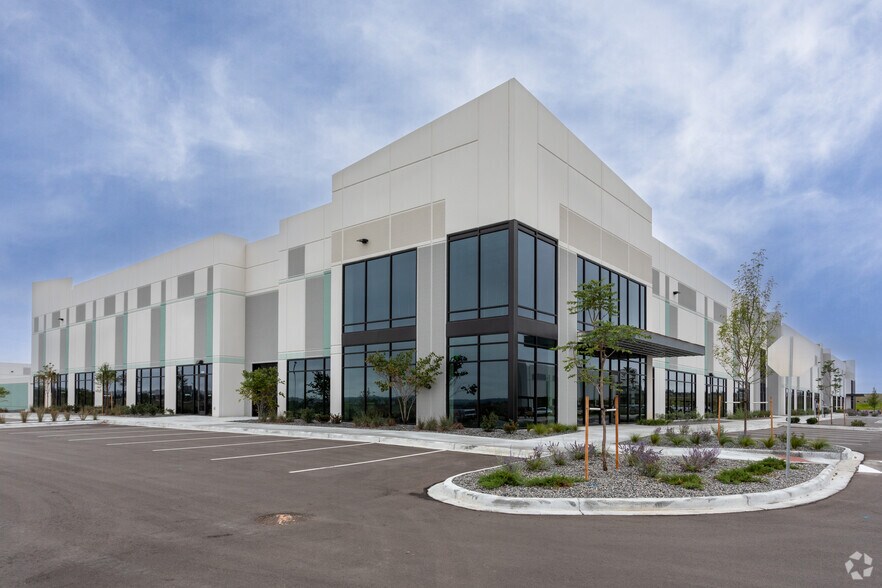 Primary Photo Of 15020 Compark Blvd, Parker Industrial For Sale