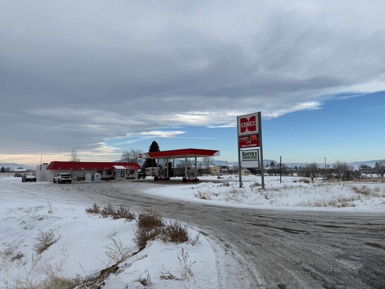 More Photos Of 3105 York Rd, Helena Convenience Store For Sale