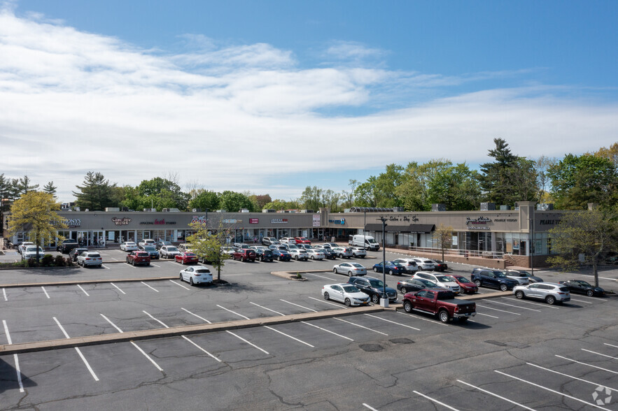 Primary Photo Of 6401 Jericho Tpke, Commack Restaurant For Lease