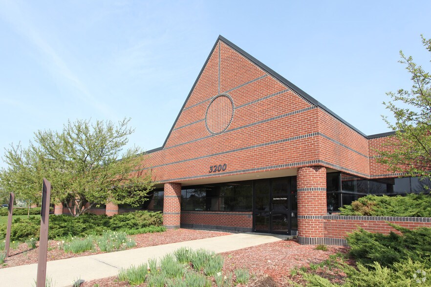 More Photos Of 3200 Eagle Park Dr NE, Grand Rapids Medical For Sale