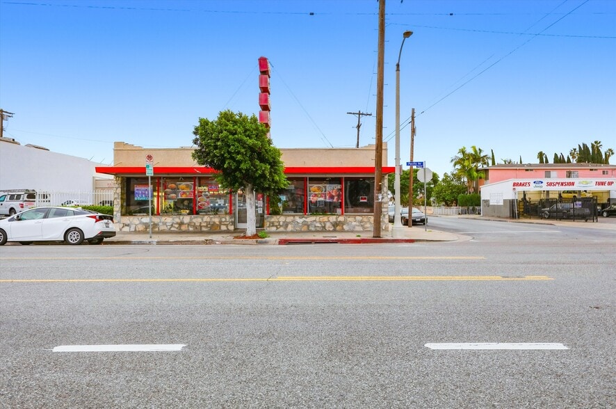 More Photos Of 486 W 20th St, San Pedro Storefront Retail Residential For Sale