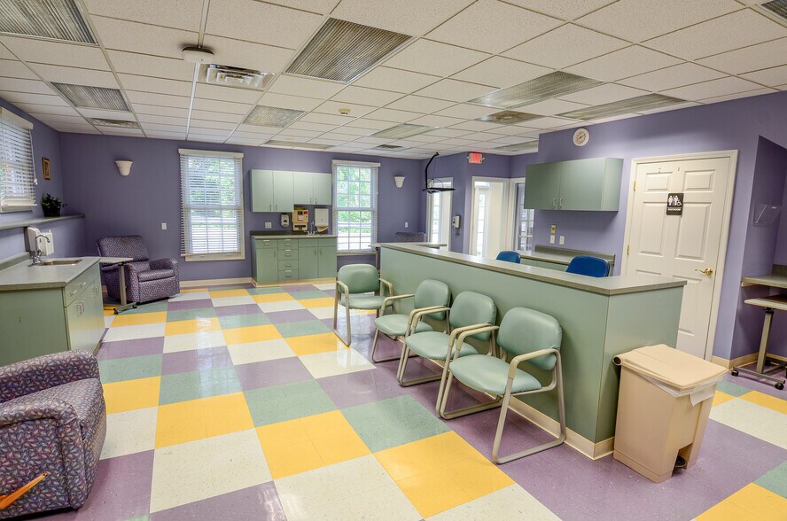 More Photos Of 1 & 13 Courtney Dr, Charleston Medical For Sale