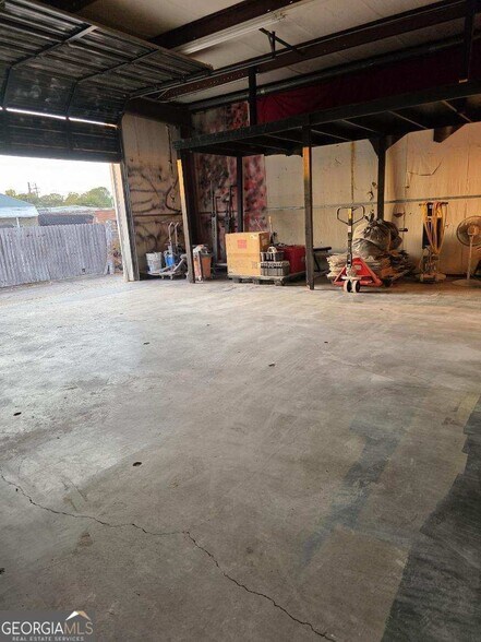 More Photos Of 1040 Irwin Bridge Rd NW, Conyers Light Distribution For Sale