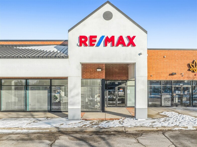 More Photos Of 760-836 E Rand Rd, Arlington Heights General Retail For Sale