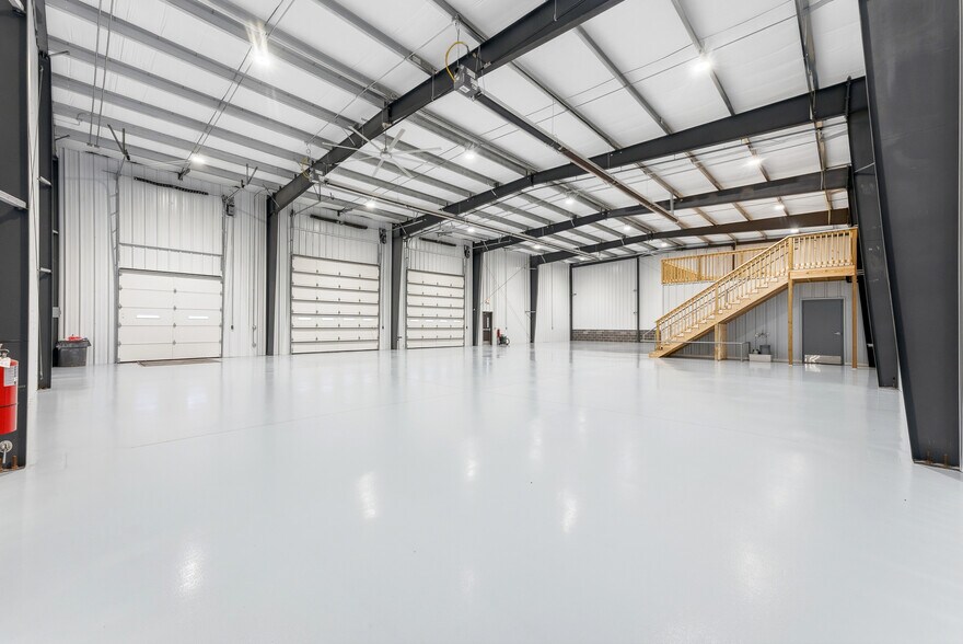 More Photos Of 1606 Glass Ave, Fairmont Industrial For Lease