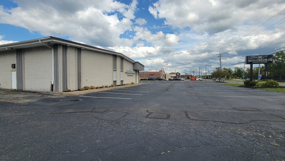 More Photos Of 25021 Rockside Rd, Bedford Lodge Meeting Hall For Sale