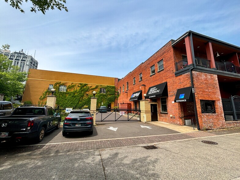 More Photos Of 447 State St, Salem Apartments For Lease