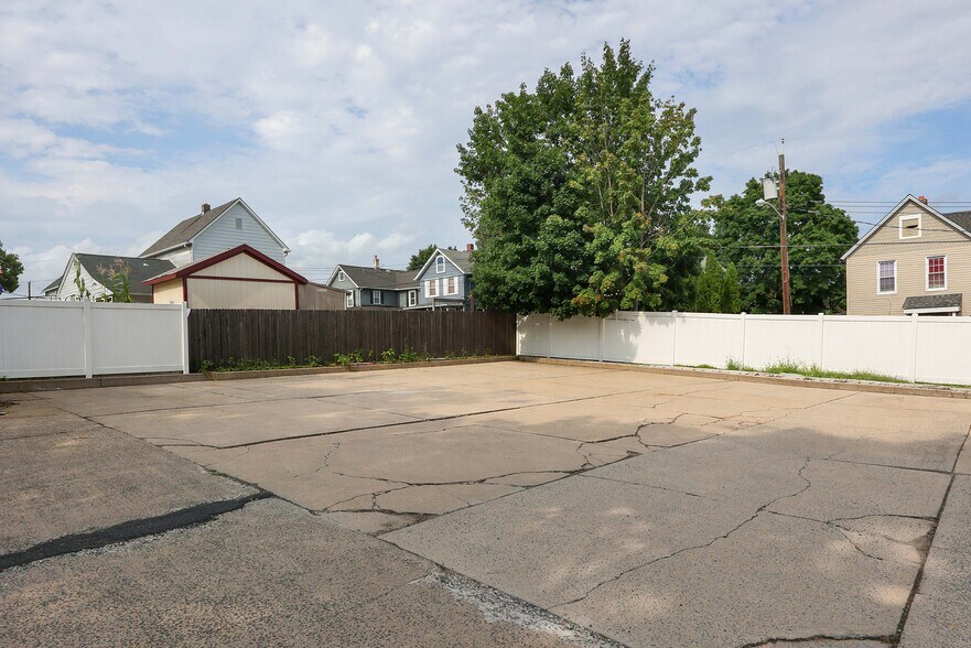 More Photos Of 215 Washington Rd, Sayreville Storefront Retail Residential For Lease