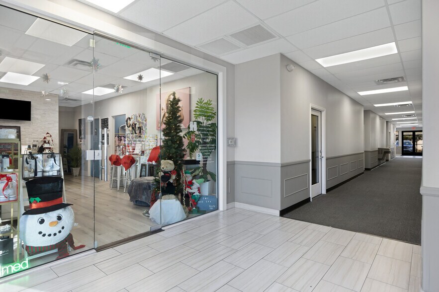 More Photos Of 16421 N Tatum Blvd, Phoenix Office For Sale