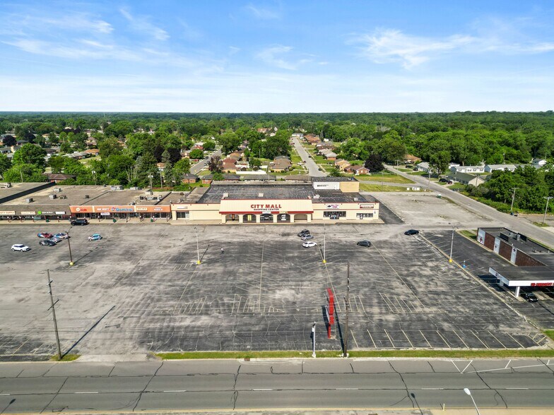 More Photos Of 5340-5364 Broadway, Merrillville Storefront For Sale
