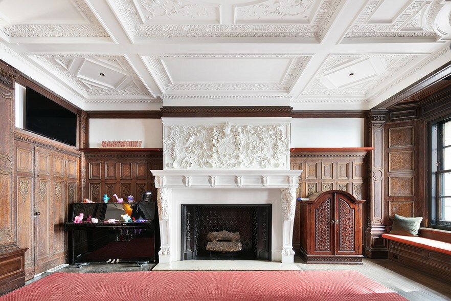 More Photos Of 2 E 82nd St, New York Schools For Sale