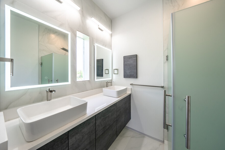 More Photos Of 225 S Pine St, San Antonio Apartments For Sale