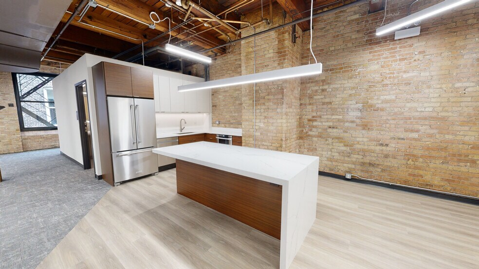 More Photos Of 11 W Illinois St, Chicago Office For Lease