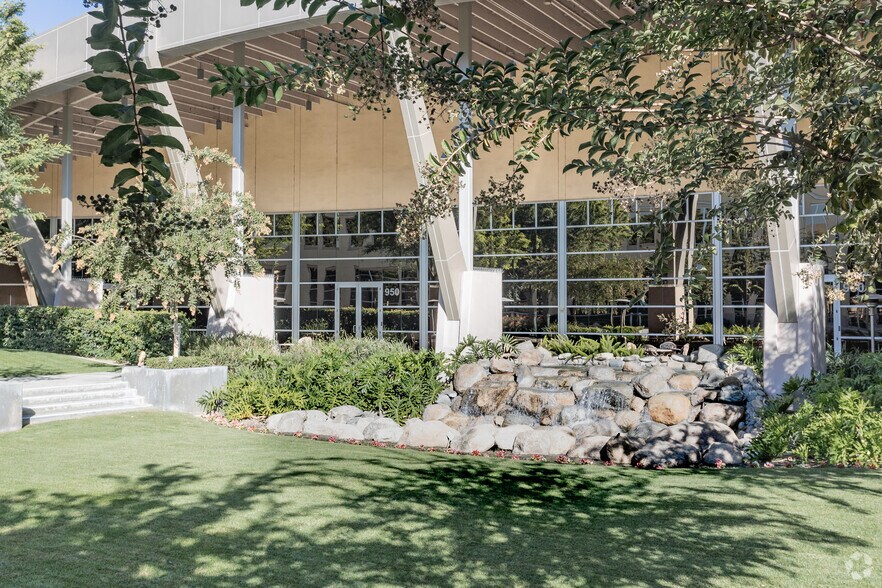 More Photos Of 915 W Imperial Hwy, Brea Unknown For Lease