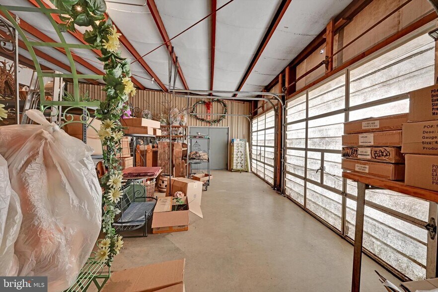 More Photos Of 501 W Washington Ave, Myerstown General Retail For Sale