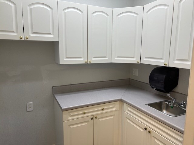 More Photos Of 3106 S W S Young Dr, Killeen Medical For Lease