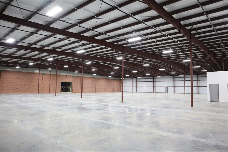 More Photos Of 251 Price Rd, Lexington Warehouse For Lease