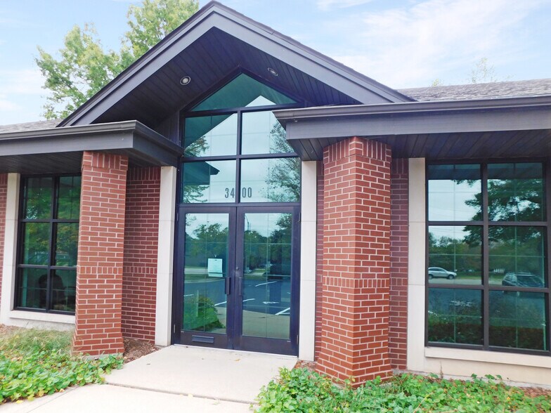 More Photos Of 3400 N Rockton Ave, Rockford Office For Lease