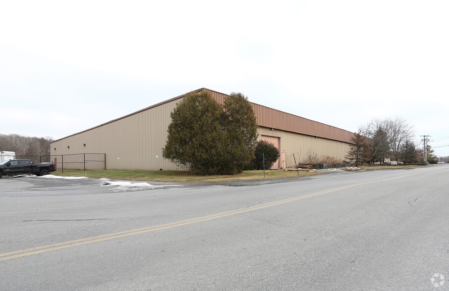 More Photos Of 10-14 Tucker Dr, Poughkeepsie Warehouse For Lease