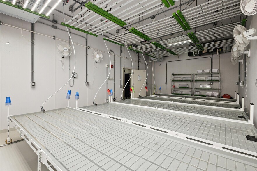 More Photos Of 919 Michigan St, Niles Warehouse For Sale