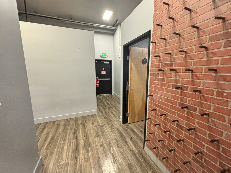 More Photos Of 255 Liberty St NE, Salem Office For Lease