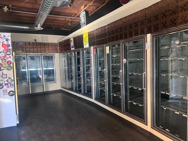 More Photos Of 5223-5229 W 25th Ave, Edgewater Unknown For Lease