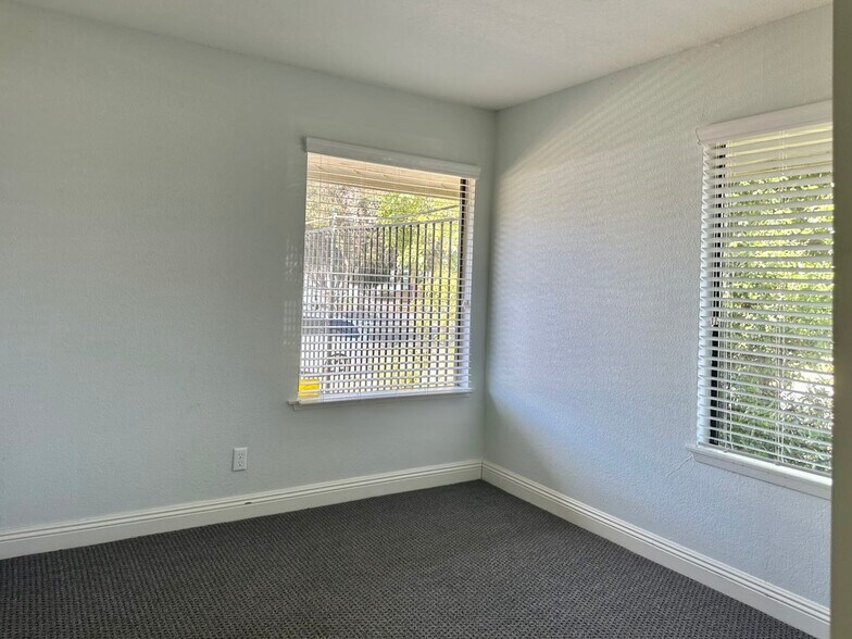 More Photos Of 970 Petit Ave, Ventura Medical For Sale