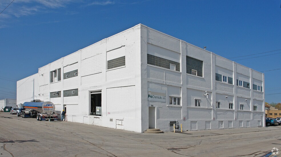 More Photos Of 301 Bridge St, Green Bay Manufacturing For Sale