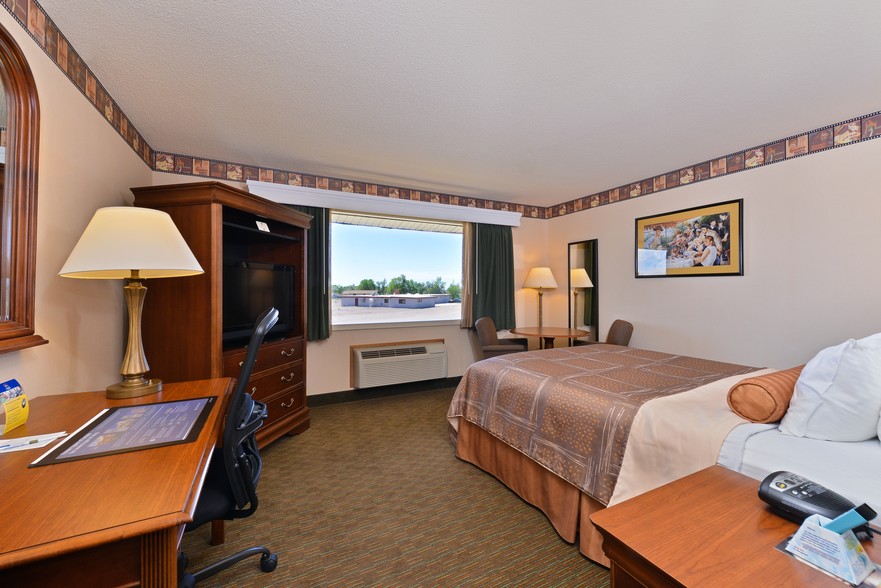 More Photos Of 2830 US Highway 160 W, Monte Vista Hotel For Sale