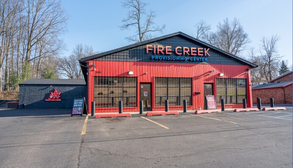 Primary Photo Of 846-848 E Columbia Ave, Battle Creek Freestanding For Sale