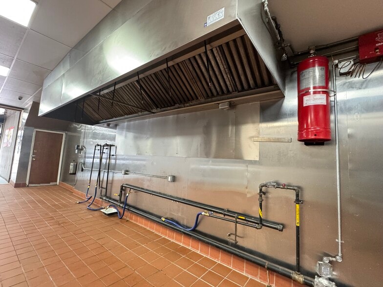 More Photos Of 894 Nostrand Ave, Brooklyn Storefront Retail Office For Lease