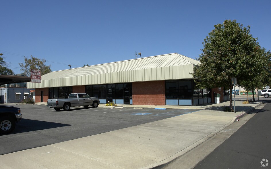 More Photos Of 1801 21st St, Bakersfield Office For Lease