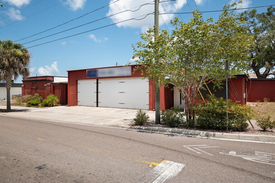 More Photos Of 325 E Lemon St, Tarpon Springs Warehouse For Sale
