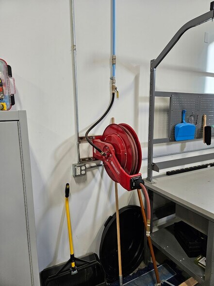 More Photos Of 1115 S Bell Ave, Ames Warehouse For Lease